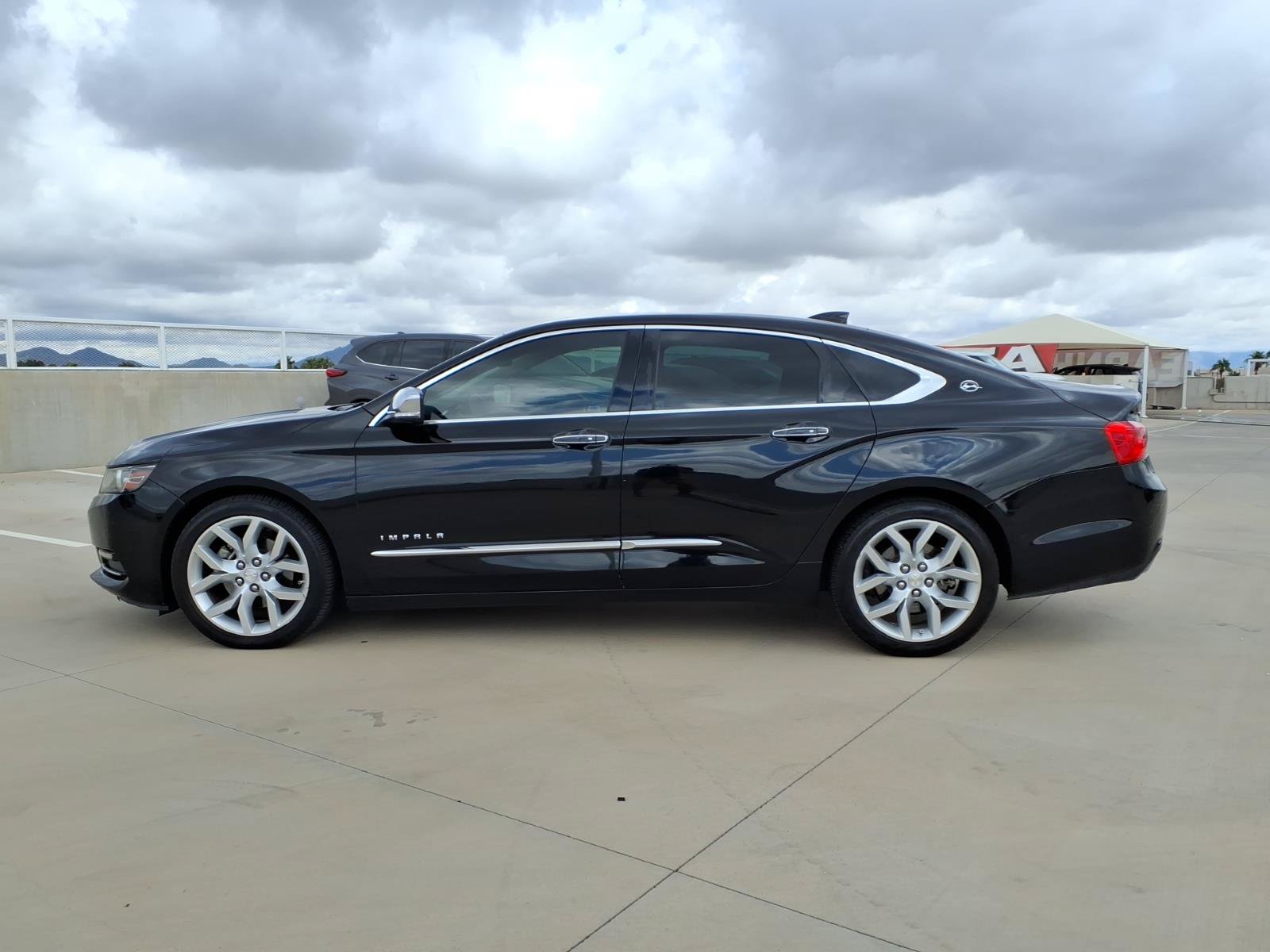 Used 2017 Chevrolet Impala Premier w/ Enhanced Convenience Package FWD image 3