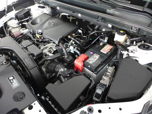 Used 2021 Toyota RAV4 XLE w/ Convenience Package FWD image 70