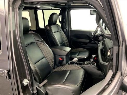 Used 2021 Jeep Wrangler Unlimited Sahara image 7