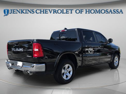Used 2025 RAM 1500 Big Horn AWD/4WD image 3