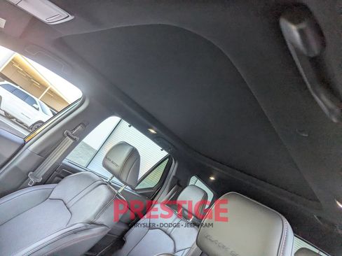 Used 2025 Honda Pilot Black Edition image 28