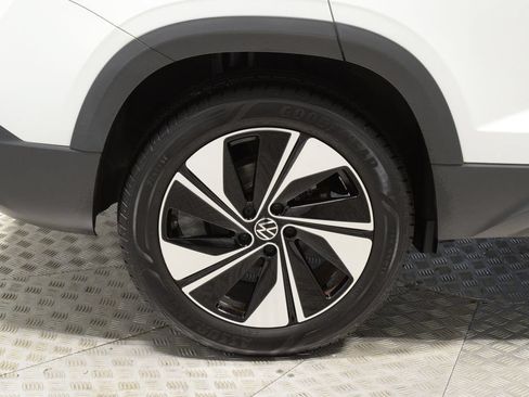 Used 2023 Volkswagen Taos SE AWD/4WD image 37