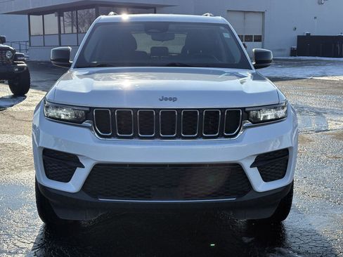 Used 2023 Jeep Grand Cherokee Laredo w/ Luxury Tech Group I image 2