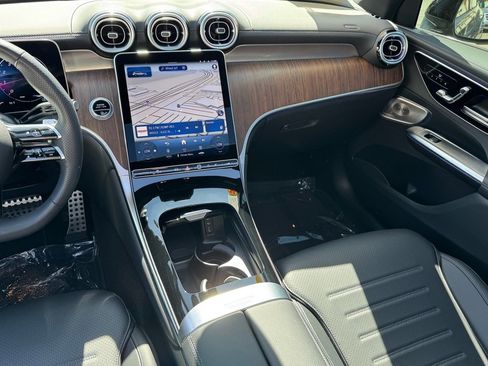 Certified 2025 Mercedes-Benz GLC 300 4MATIC image 18