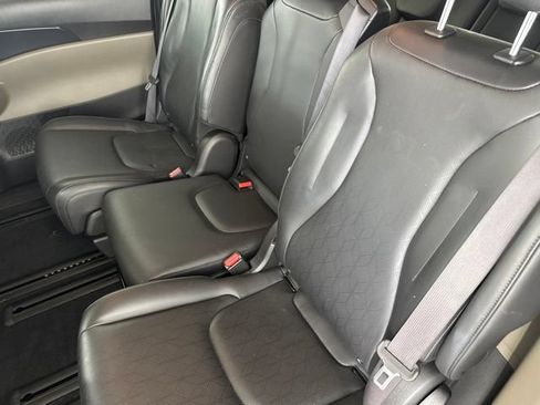 Certified 2025 Kia Carnival FWD image 26