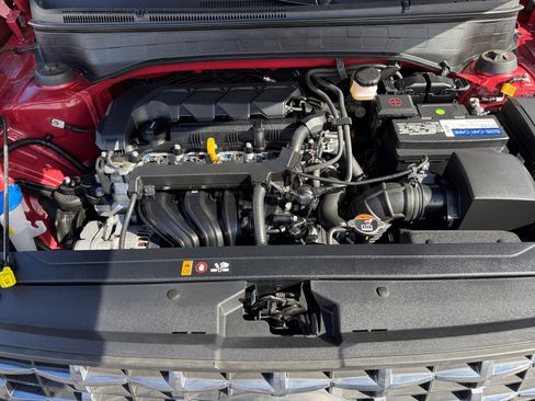 Used 2024 Hyundai Venue Limited image 20