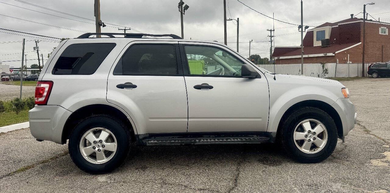 Used 2011 Ford Escape XLT w/ 202A Rapid Spec Order Code FWD image 6