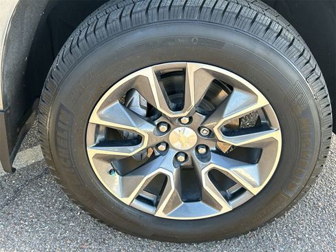 Used 2019 Chevrolet Silverado 1500 LT w/ All-Star Edition image 7