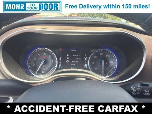 Used 2017 Chrysler Pacifica Touring-L Plus w/ Advanced Safetytec Group FWD image 18