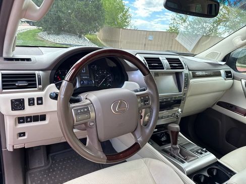 Used 2019 Lexus GX 460 Premium w/ Premium Package AWD/4WD image 15