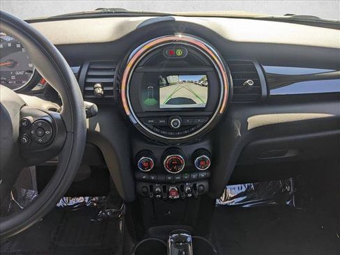 Used 2021 MINI Cooper 4-Door Hardtop FWD image 13