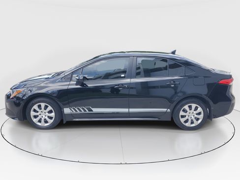 Used 2025 Toyota Corolla LE FWD image 6