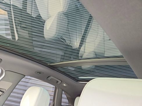 New 2026 Porsche Macan image 15