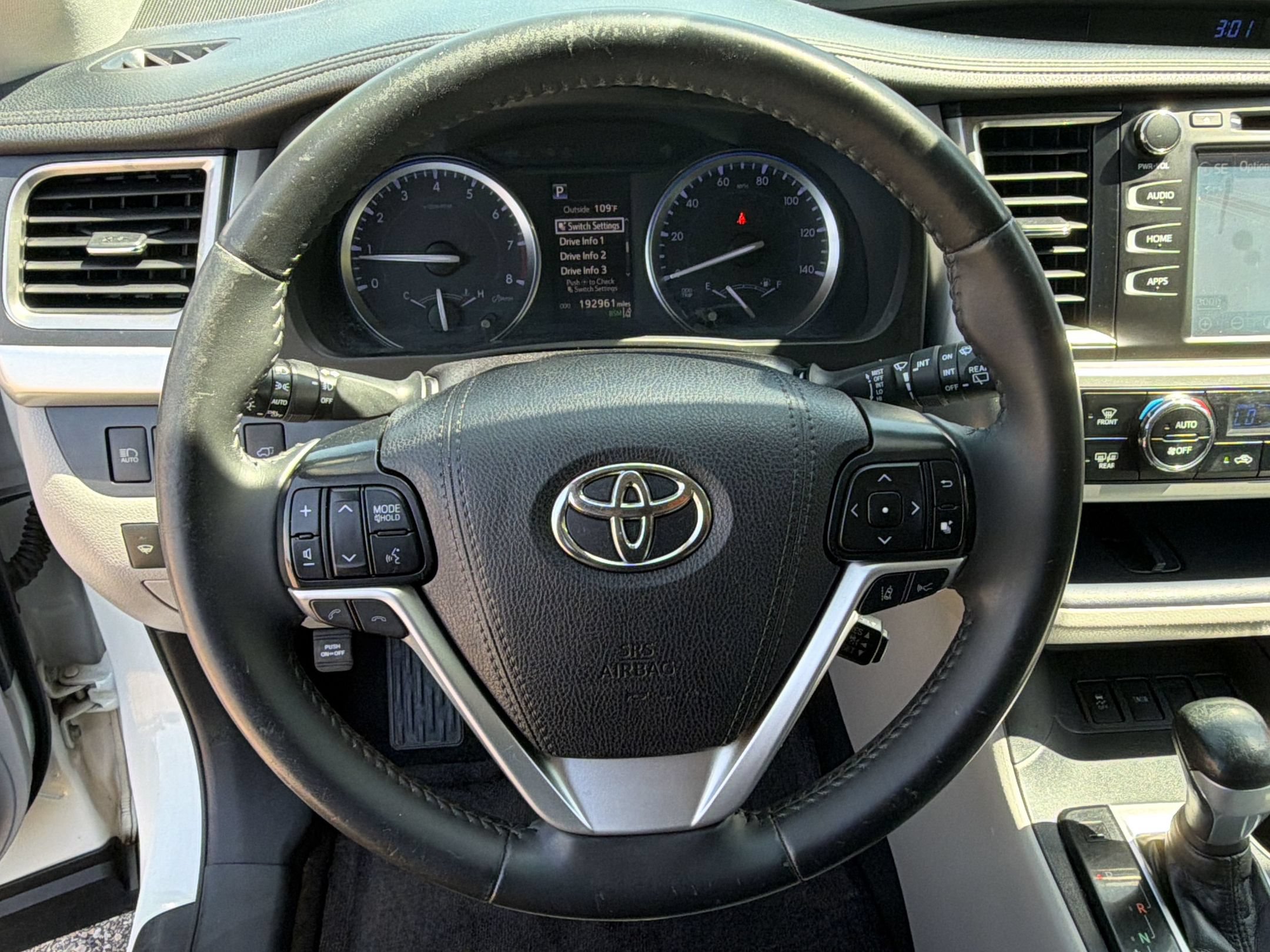 Used 2019 Toyota Highlander XLE FWD image 28
