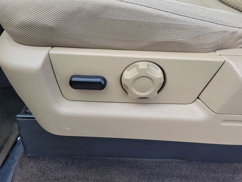 Used 2010 Ford F150 XLT image 17