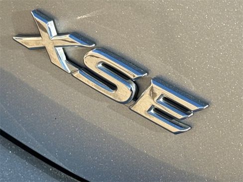 Used 2020 Toyota Camry XSE image 10