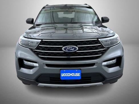 Used 2024 Ford Explorer XLT w/ Equipment Group 202A AWD/4WD image 2