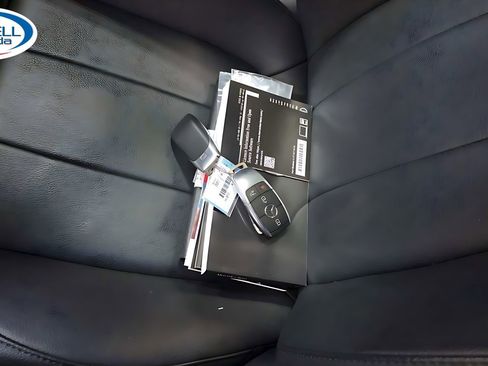 Used 2023 Mercedes-Benz CLA 250 w/ Premium Package image 7