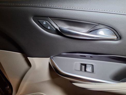 Certified 2023 Cadillac XT4 Luxury w/ Cold Weather Package image 23