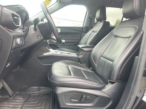 Used 2022 Ford Explorer Limited w/ Equipment Group 301A AWD/4WD image 15