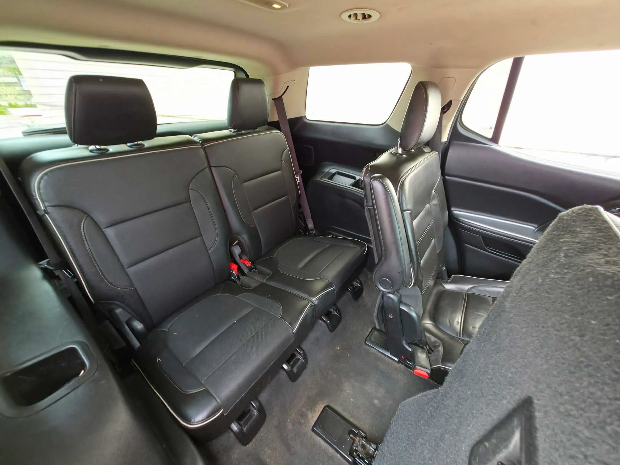 Used 2018 GMC Acadia Denali w/ Technology Package FWD image 16