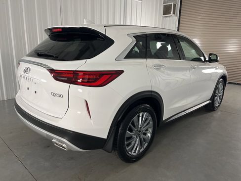 New 2025 INFINITI QX50 Pure image 6