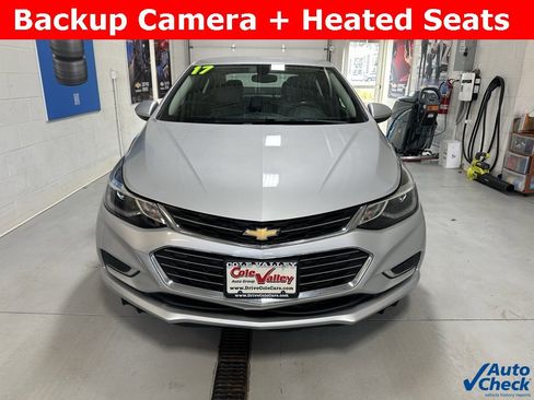 Used 2017 Chevrolet Cruze Premier image 2