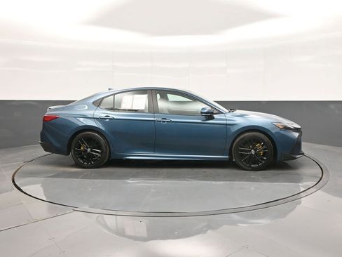 Used 2025 Toyota Camry SE image 10