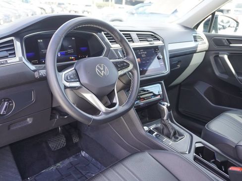 Used 2022 Volkswagen Tiguan SE FWD image 12