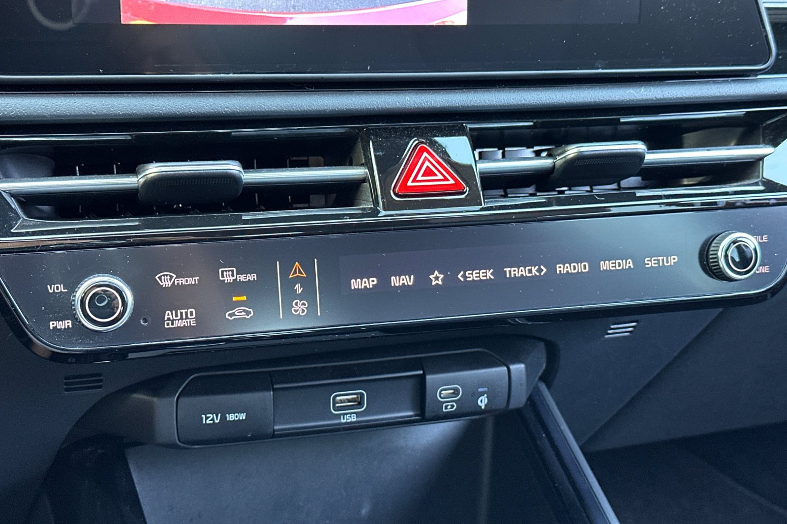 Certified 2024 Kia Niro FWD image 18
