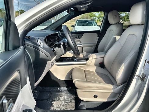 Certified 2025 Mercedes-Benz GLA 250 image 2