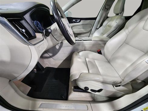 Used 2018 Volvo XC60 T6 Inscription image 13