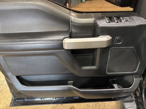 Used 2015 Ford F150 Lariat w/ Equipment Group 502A Luxury AWD/4WD image 21
