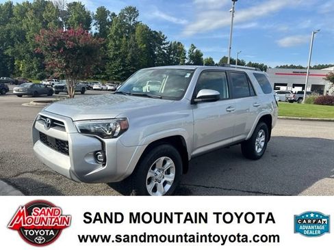 Used 2024 Toyota 4Runner SR5 RWD image 5