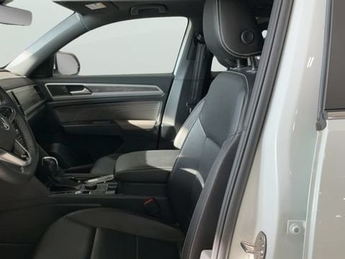 Used 2022 Volkswagen Atlas Cross Sport SE AWD/4WD image 14