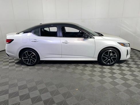 New 2025 Nissan Sentra SR image 8