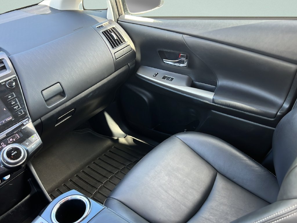 Used 2015 Toyota Prius V Five FWD image 13