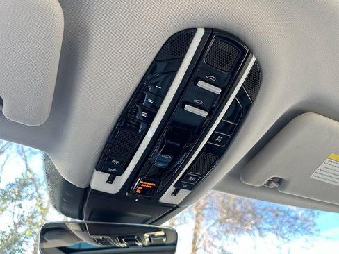 Used 2018 Porsche Panamera 4 image 26