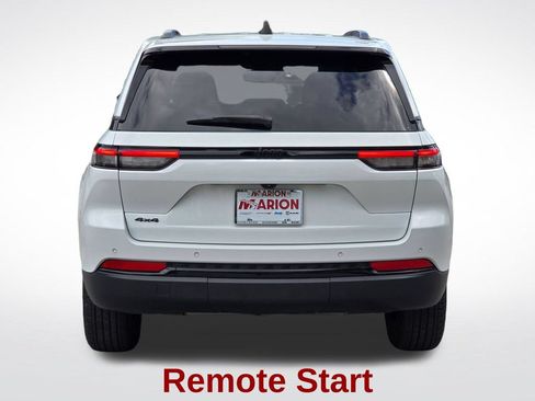 Used 2024 Jeep Grand Cherokee Altitude AWD/4WD image 17