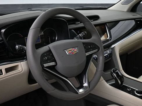 Certified 2024 Cadillac XT6 Premium Luxury FWD image 9