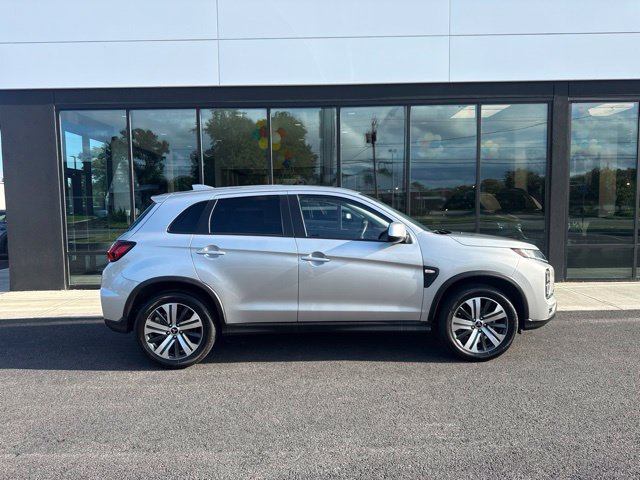 Used 2024 Mitsubishi Outlander Sport ES AWD/4WD image 2