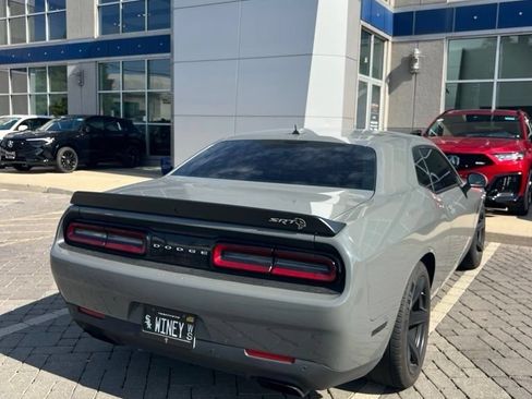 Used 2017 Dodge Challenger SRT Hellcat RWD image 6