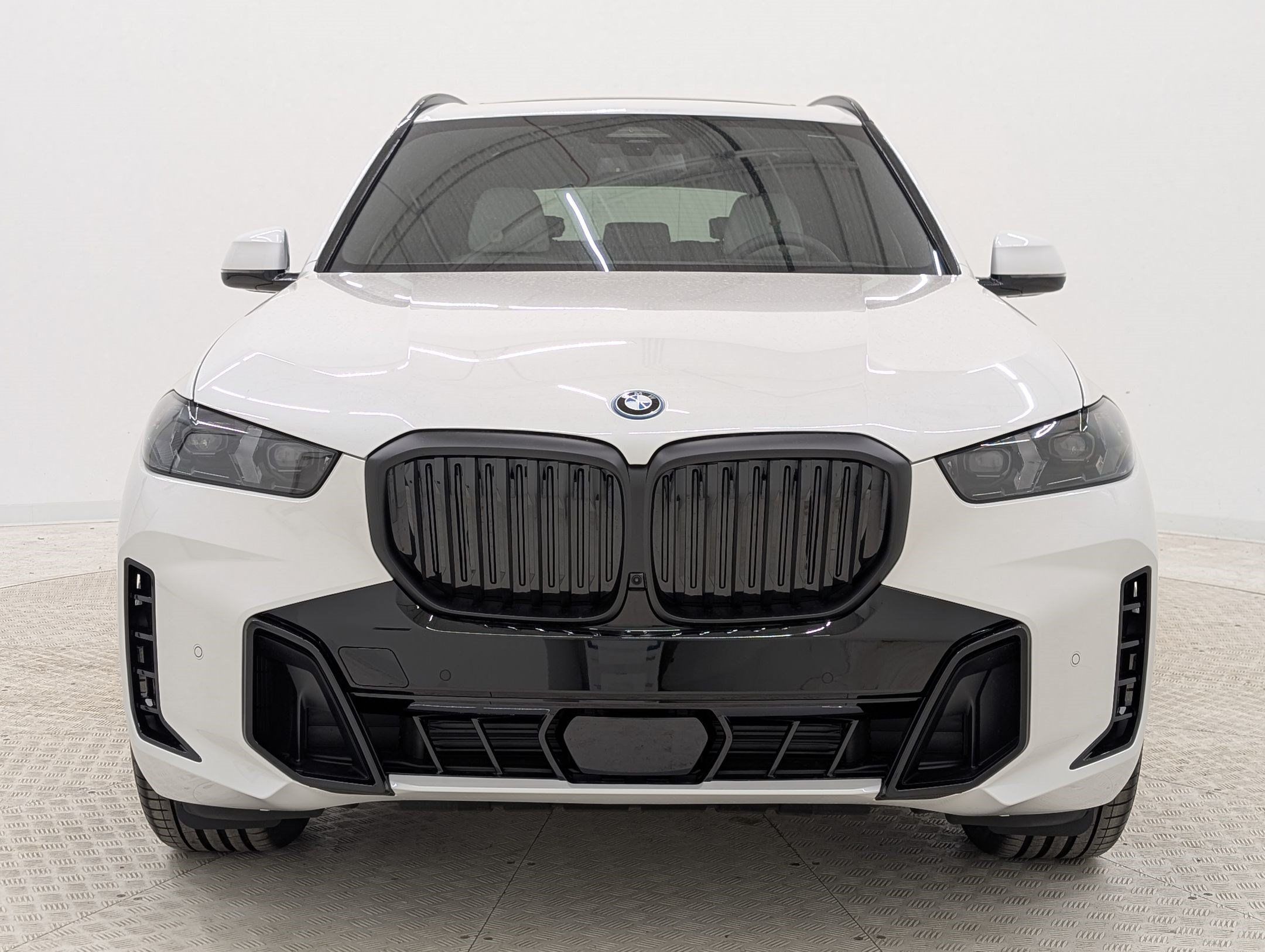 New 2026 BMW X5 xDrive50e w/ M Sport Package AWD/4WD image 6
