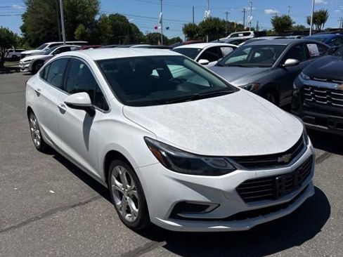 Used 2017 Chevrolet Cruze Premier FWD image 1