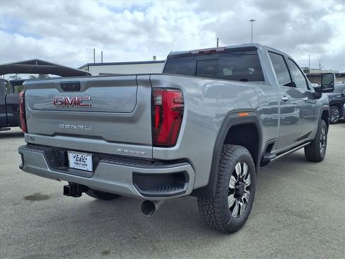 New 2026 GMC Sierra 2500 Denali w/ Denali Reserve Package AWD/4WD image 4