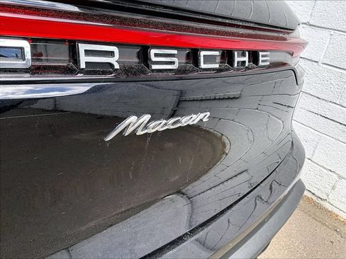 Used 2026 Porsche Macan AWD/4WD image 13