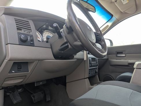 Used 2005 Dodge Durango Limited w/ Travel Convenience Group image 12