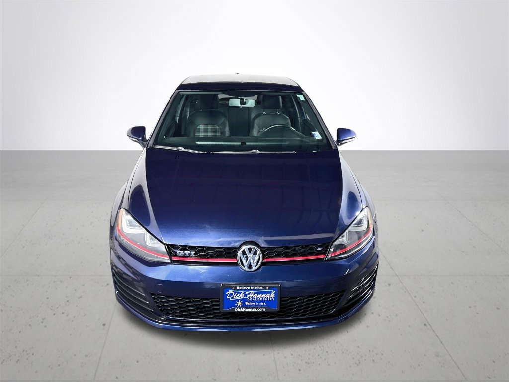 Used 2015 Volkswagen Golf 2-Door FWD image 3