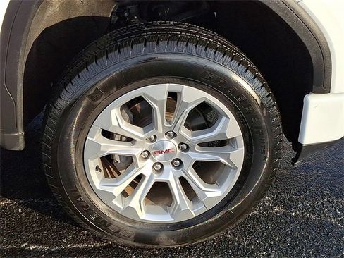 Used 2020 GMC Sierra 1500 AT4 w/ Off-Road Performance Package image 8