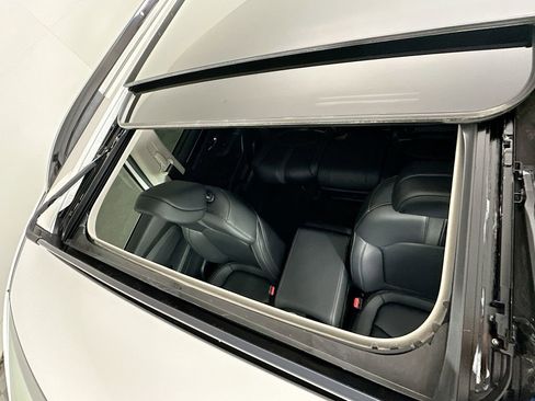 Certified 2025 Honda Pilot Touring image 21